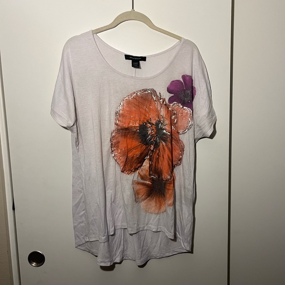 White Ashley Stewart Short Sleeve Top with Orange & Red Flower, Size 18/20 - Picture 1 of 5